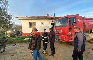 Eski eşi ile kız arkadaşının yaşadığı evi...