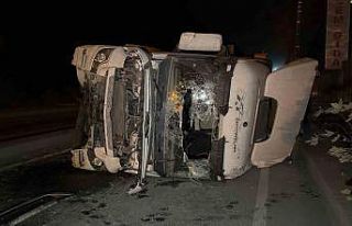 Eyüpsultan’da kontrolden çıkan hafriyat kamyonu...