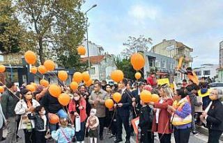 Ezine’de Lösemili Çocuklar Haftası yürüyüşü