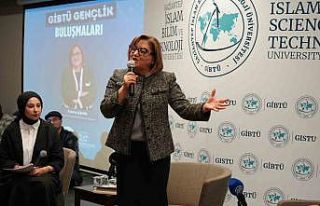 Fatma Şahin, GİBTÜ gençlik buluşmalarında öğrencilerle...