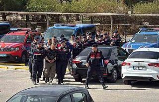 FETÖ şüphelileri denizde yakalandı