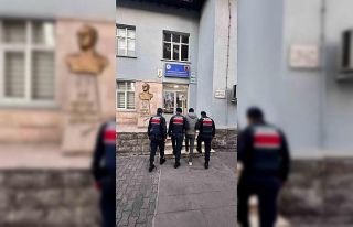 FETÖ üyeliğinden kesinleşmiş ceza ile aranan...