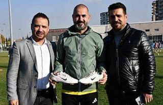 Gökhan Ünal’a sürpriz