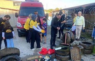 Gönüllüler deniz tabanını temizledi, çıkanlar...