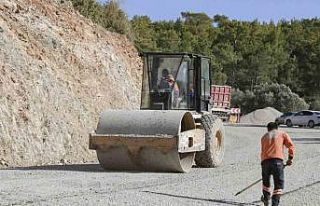 Gülnar’da 5 mahalleyi birbirine bağlayan yol yenilendi