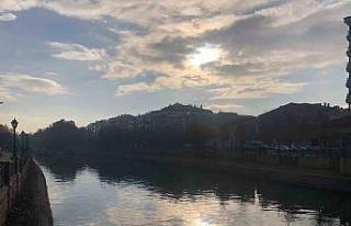 Güneş ve Porsuk Çayı’nın uyumu ortaya kartpostallık...