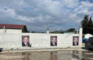 Güzelbahçe ilçe başkanı, Erdoğan sevgisini evinin...