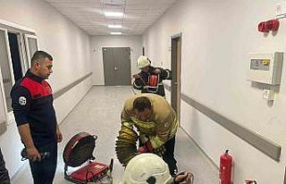 Hastanede elektrik panosundan çıkan yangın söndürüldü