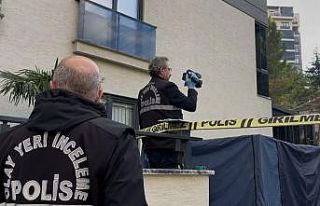 Hava almak için çıktığı camdan düşen genç...