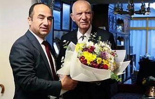 İl Emniyet Müdürü Yılmaz, 92 yaşındaki emekli...