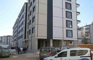 İnşaatta asansör boşluğuna düşen şahıs yaralandı