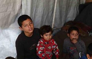 İsrail saldırılarında 5 çocuğunu kaybeden Filistinli...