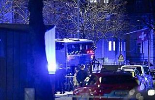 İsveç’te otobüsün durağa daldığı kazada...