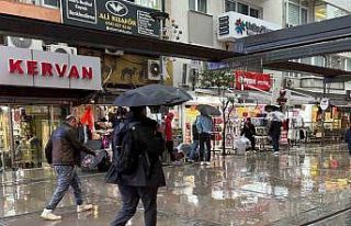 İzmir’de sağanak etkili oluyor