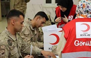 Jandarma personelinden Kızılay’a kan bağışı...