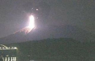 Japonya’daki Sakurajima Yanardağı’nda patlama