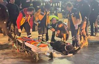 Kaçan sürücü polis aracına çarptı: 2 yaralı