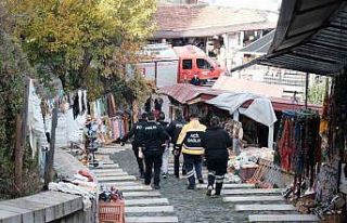 Kalede intihar girişiminde bulunan şahsı polis...