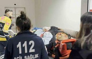 Kamyonet traktöre arkadan çarptı: 1 yaralı