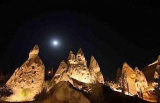 Kapadokya’da "Kunduz Süper Ay" göz kamaştırdı