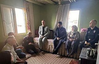 Kaymakam Karataş, Alioğulları Mahallesi’nde vatandaşlarla...