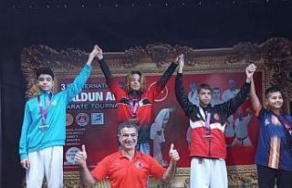 Kemer Belediyesi Karate Takımı’ndan 9 madalya