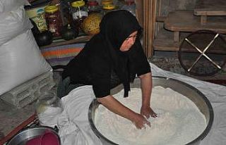 Kışlık ekmekler imece usulüyle hazırlanıyor