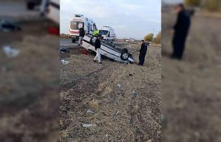Konya’da otomobil araziye devrildi: 5 yaralı