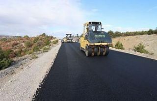 Kütahya köylerinde asfalt çalışmaları devam...