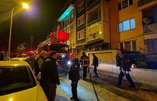 Kütahya’da 5 katlı binanın teras katında çıkan...