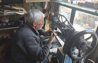 Kütahya’da 65 yıllık ayakkabı ustası Mehmet...