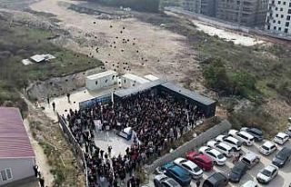 Mağdurlar gökyüzüne siyah balon bıraktı