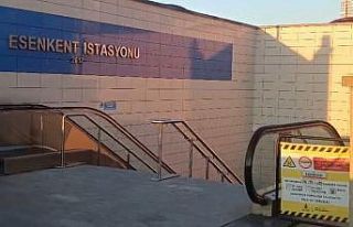 Maltepe Esenkent metrosunda bir yolcu intihara teşebbüs...