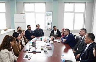 Mardin’e giden Bakan Tekin, Diyarbakır’da yol...