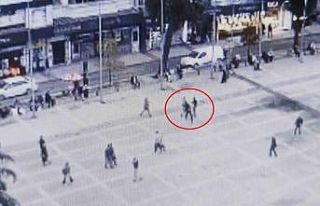 Meydanda uçan tekmeli kavga