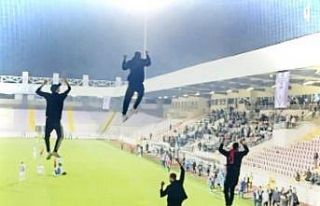 Milletvekili Hatipoğlu: "Bu sevdaya ağ örülmez,...