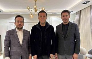 Milletvekili Hatipoğlu, yeni ilçe başkanları ile...