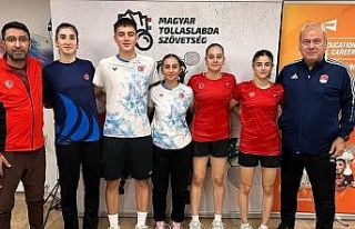 Milli badmintoncular Avrupa’da yarı finalde