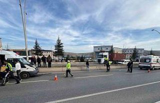 Minibüsün çarptığı yaşlı adam yaralandı