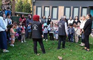 Minikler hem deprem çantası hazırladı hem "çök-kapan-tutun"...
