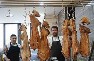 Muş’ta 15 yıllık ustalıkla büryan geleneği...