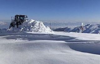 Muş’ta kapanan 31 yerleşim yerinin yolu yeniden...