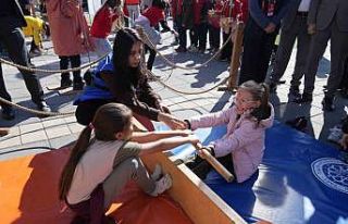 Niğde’de "Bir Tır Dolusu Mutluluk"