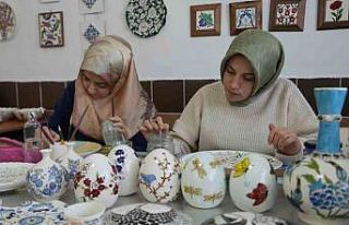 Niğde’de renklerin ve motiflerin buluştuğu çini...