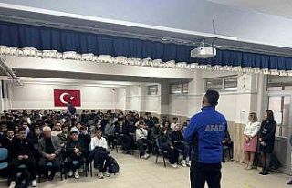 Öğrenciler afetler ve yangınlarla ilgili bilinçlendirildi