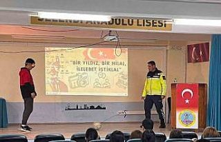 Öğrencilere trafik kuralları hakkında bilgilendirme