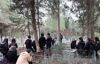 Öğrencileri, öğretmenler gününde vefat eden...