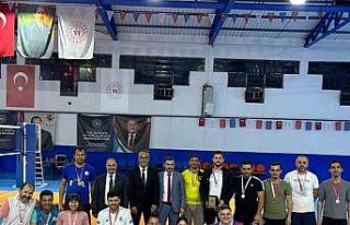 Öğretmenler dostluk maçı yaptı