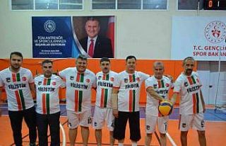 Öğretmenlerin nefes kesen voleybol turnuvası tamamlandı