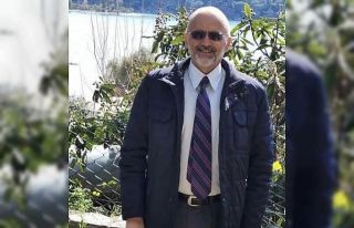 Okul müdürü, voleybol maçında geçirdiği kalp...